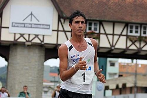 Caio Bonfim vence em 2012 em Blumenau / Foto: André Schroeder / CBAt