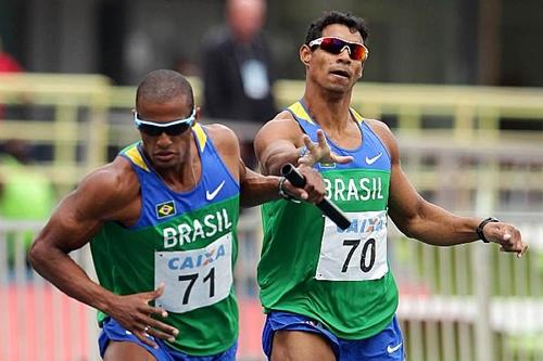 Pedro e Anderson no 4x400 m / Foto: Wagner Carmo / CBAt