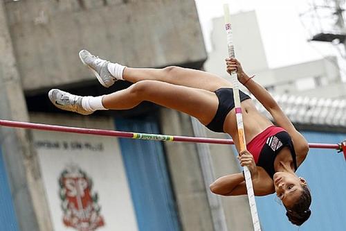 Thais Lindemayer Gomes, do salto com vara / Foto: Marcelo Ferrelli / CBAt