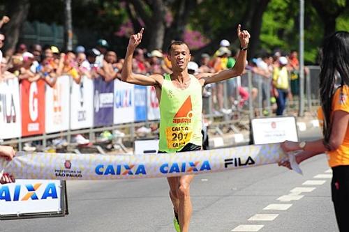 Edmilson Santana, terceiro na Maratona de São Paulo / Foto: Midia Sport