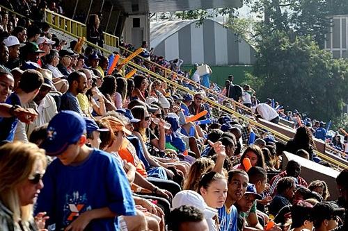 Torcida no Ibirapuera / Foto: Wagner Carmo / CBAt