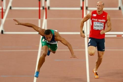 Desequilíbrio de João Victor no fim foi esforço para diminuir seu tempo / Foto: Getty Images