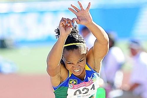 Keila Costa salta em São Paulo / Foto: Wagner Carmo / CBAt