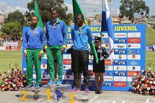 Pódio 100 m masculino / Foto: Federação Equatoriana de Atletismo