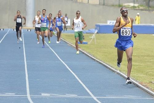 Atletas do Clube BM&FBOVESPA obtiveram marca mínima para a competição de agosto na disputa da Etapa Regional do Campeonato Paulista de Atletismo, em São Bernardo / Foto: Osvaldo F./Contrapé