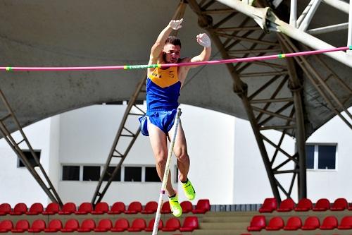 Saltador da B3 Atletismo, de 20 anos, já melhorou três vezes seu recorde pessoal em 2017 e está na prova deste sábado (3/6/2017), na Arena Caixa, em São Bernardo do Campo / Foto: Osvaldo F./Contrapé/B3 Atletismo