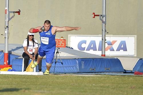 O atleta arremessou o peso a 21,82 m, quinta melhor marca do mundo; Vitória Rosa ganhou os 200 m com índice para o Mundial de Londres, com 23s09 / Foto: Osvaldo F./B3