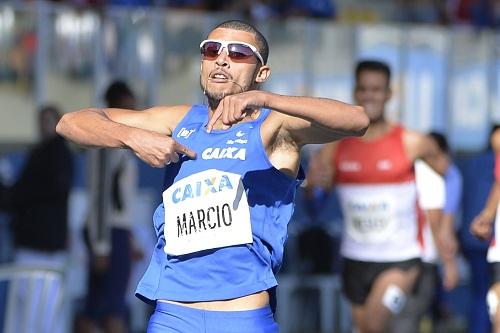 Após participação olímpica, velocista da B3 Atletismo estreia no torneio em Londres nas eliminatórias dos 400 metros com barreiras neste domingo (6/8/2017) / Foto: Osvaldo F./B3 Atletismo