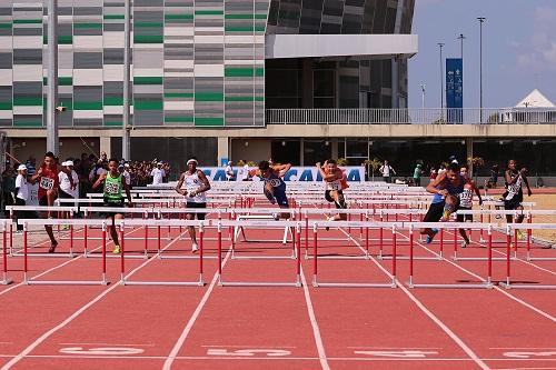 Eric da Silva quebrou o recorde do campeonato nos 100 m barreiras / Foto: Anderson de Deus/CBAt