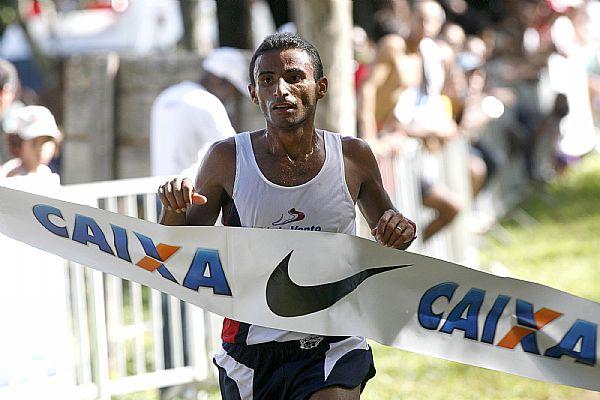 Damião Ancelmo de Souza vence os 10 km da COpa Brasil Caixa de Cross 20100 / Foto: Marcelo Ferrelli/CBAt