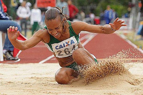 A pernambucana Keila Costa (BM&FBovespa) ficou em quarto lugar na prova do salto em distância do AVIVA Grand Prix / Foto: Marcelo Ferrelli/CBAt