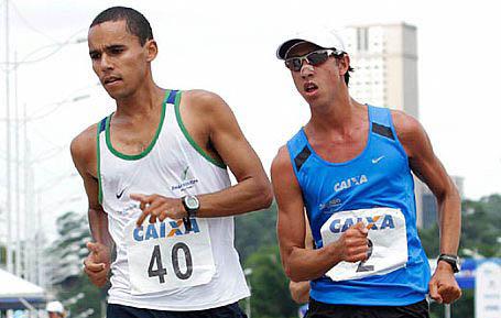 Mário José e Caio Bonfim em passagem na prova dos 20 km  / Foto: Wagner Carmo/CBAt