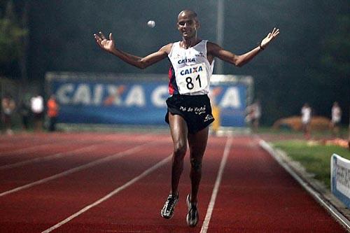 Gilberto Lopes, campeão  / Foto: Marcelo Ferrelli/CBAt