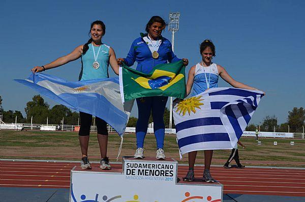 Izabella, campeã do disco e do peso / Foto: Miguel Camara/CBAt