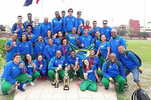 País foi campeão masculino, feminino e geral em Lima, no Peru / Foto: Divulgação/CBAt