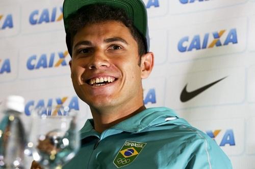 Campeão olímpico do salto com vara machucou a panturrilha no Troféu Brasil de Atletismo / Foto: Wagner Carmo/CBAt