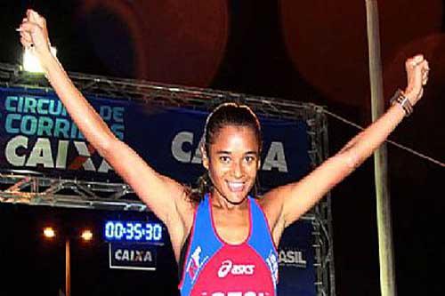 Adriana Cristina, campeã em Assunção/ Foto: Luiz Doroneto/adoro foto