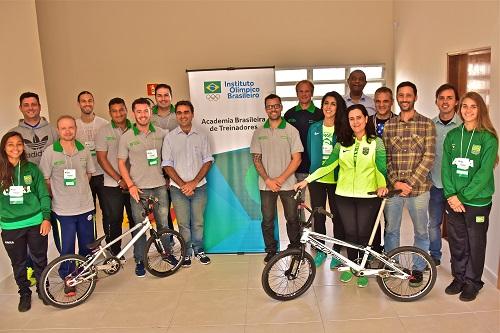 Alunos de ciclismo BMX, em Londrina / Foto: Carlos Bozelli