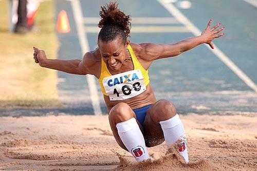 Keila Costa avança com boa marca para a final do salto em distância do Troféu Brasil Caixa 2012/ Foto: CBAt/ Divulgação