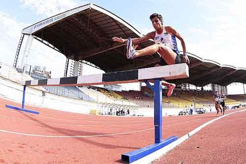 Thiarles Sales, durante a prova dos 3.000 m com obstáculos/ Foto: Wagner Carmo/CBAt 