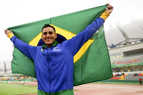 Augusto Dutra garantiu a medalha de ouro no Salto com Vara  / Foto: Wagner Carmo / CBAt