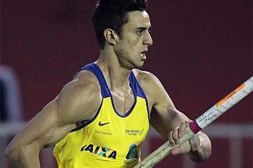 Augusto Dutra ficou com a medalha de prata no salto com vara, no Meeting Athletissima, na Suíça / Foto: Wagner Carmo/Inovafoto/CBAt