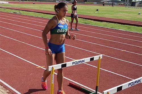 Ana Cláudia busca o bicampeonato no Sul-Americano de Cartagena / Foto: João Pedro Nunes/CBAt