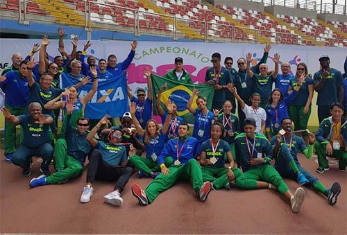 Equipe campeã em Trujillo  / Foto: Divulgação CBAt