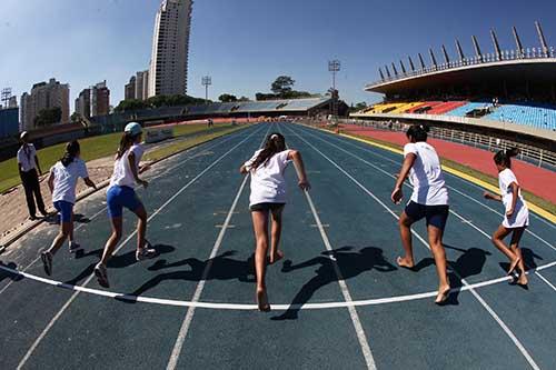 Crianças na porva de 100 metros/ Foto: Fernanda Paradizo / IMST