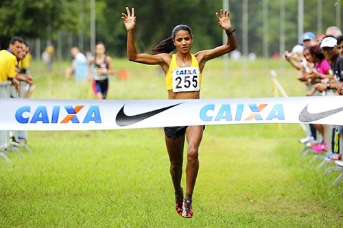 Juliana dos Santos: campeã adulta / Foto: Wagner Carmo/CBAt