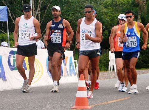 O evento servirá também para os atletas buscarem o índice para o Campeonato Mundial da Coreia do Sul em agosto e para o PAN, no México, em outubro/ Foto: André Schroeder/CBAt