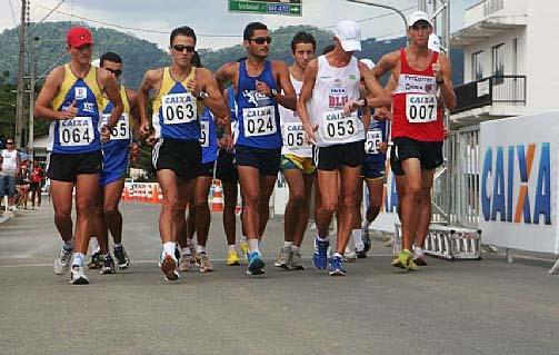 Largada dos 20 km na Copa Brasil Caixa de Marcha 2010 em Timbó (SC)  / Foto: André Schoroeder/CBAt