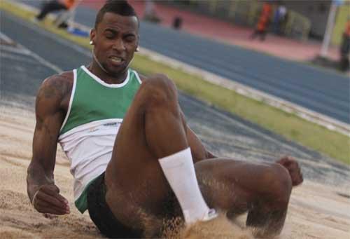 Jonathan Henrique Silva atingiu o índice A da IAAF (entidade máxima do atletismo mundial) no salto triplo neste sábado e se credenciou para os Jogos Olímpicos de Londres/2012 / Foto: Fernanda Paradizo / ZDL