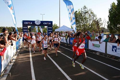 Corrida de 2011 atraiu dezenas de atletas / Foto: Luiz Doro / adorofoto