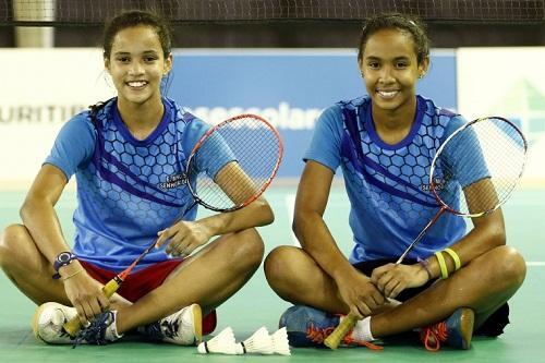 Juliana, de apenas 12 anos, vence a irmã mais velha Julia na decisão. Nas duplas elas foram campeãs / Foto: Gaspar Nóbrega/Exemplus/COB