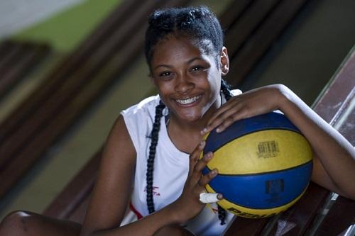 Shinyere Udoagwa já trabalhou como modelo e agora se destaca no esporte / Foto: Washington Alves/Exemplus/COB