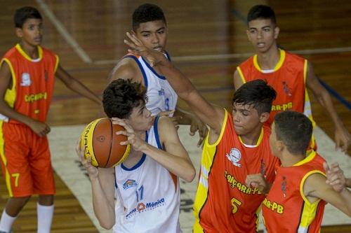 Meninos do basquete que viajaram para Curitiba graças a uma vaquinha virtual estreiam nos Jogos / Foto: Washington Alves/Exemplus/COB