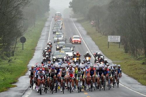 Pelotão em 2011 / Foto: Ivan Storti/FPCiclismo 