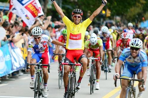 Carlos Oyarzun campeão / Foto: Luis Claudio / Bike76