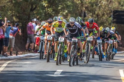 Largada da Super Elite é às 15h30 no sábado (23) na São Paulo Expo. CIMTB Levorin acontece junto com a Brasil Cycle Fair / Foto: Thiago Lemos / CIMTB Levorin