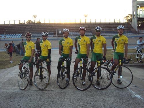 A seleção brasileira de ciclismo Junior conquistou na última terça-feira, dia 13 de Abril, sua primeira medalha no Campeonato Pan-americano de ciclismo, que está sendo disputado em em Mar Del Plata, na Argentina / Foto: Divulgação