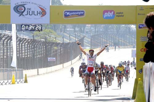 Roberto Silva vence a 68a Prova 9 de Julho / Foto: Sérgio Shibuya/MBraga Comunicação