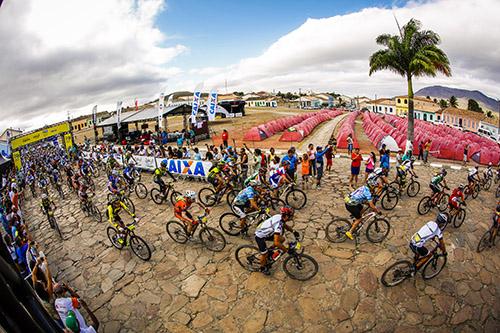 Largada da Brasil Ride em 2014/ Foto: Fabio Piva / Brasil Ride