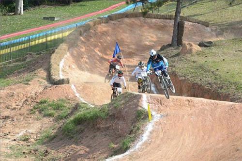 Pista montada no Ski Mountain Park, em São Roque (SP), apresenta novidade a cada ano / Foto: Divulgação Yescom