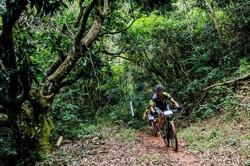 Após vencer o prólogo na quinta-feira (26), o suíço garantiu a dobradinha do segundo dia ao lado de seu companheiro Hugo Prado Neto / Foto: Ney Evangelista/ Brasil Ride Botucatu