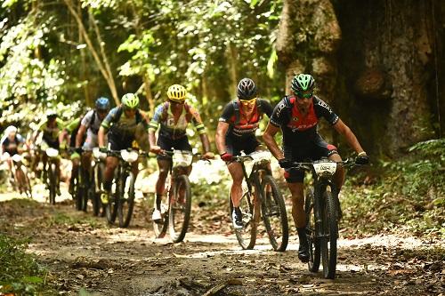 Na Máster, Bart Brentjens e Abraão vencem mais uma, enquanto na Ladies a liderança agora é de Ivonne Kraft e Celina Carpinteiro / Foto: Sportograf / Brasil Ride