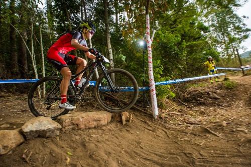 Ciclista gaúcha da Specialized Racing BR garantiu o título inédito com a vitória na etapa decisiva em Congonhas (MG) / Foto: Fabio Piva/Specialized