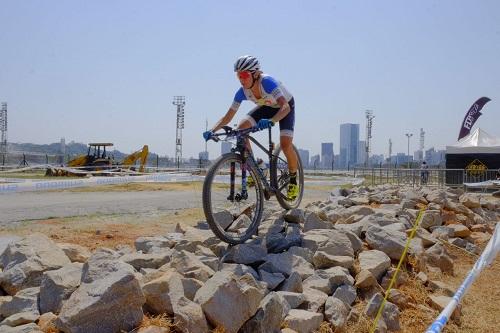 Na Criterium Road, dobradinha da Funvic/Brasil Pro Cycling com os títulos de Wellyda Rodrigues e Lauro Chaman, em disputa realizada na Avenida Lineu de Paula Machado / Foto: Filipe Mota/FS Fotografia