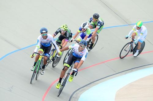 Enquanto no campeonato nacional de ciclismo de pista Gideoni Monteiro faturou os títulos das disputas de perseguição por equipe e madson, Sabrina Gobbo ganhou o Triathlon no XTerra / Foto: Luis Claudio Antunes/CBC