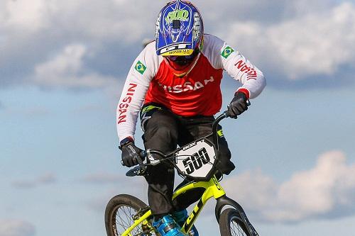 Competidor da modalidade BMX faz parte do novo time de embaixadores da marca no Brasil / Foto: Divulgação Nissan